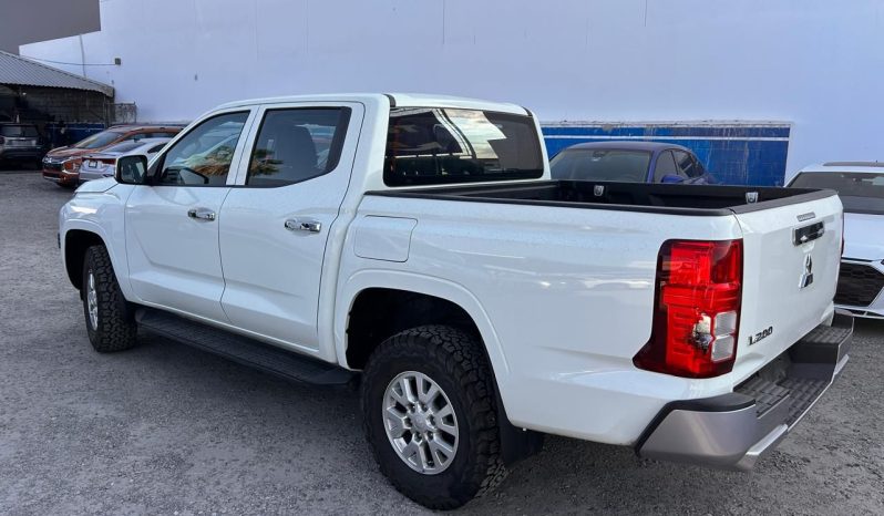 MITSUBISHI L200 GASOLINA 4X2 2025