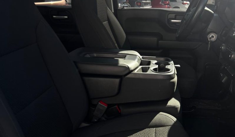 
								CHEVROLET SILVERADO 4X4 2021 full									