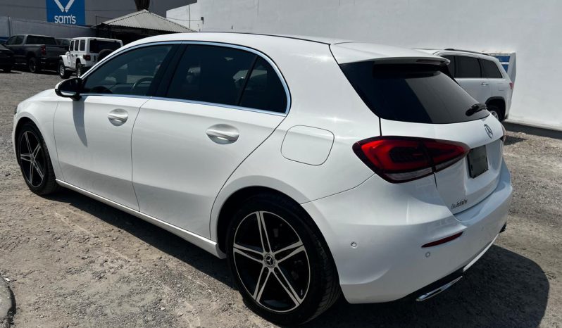 MERCEDES BENZ A200 2020