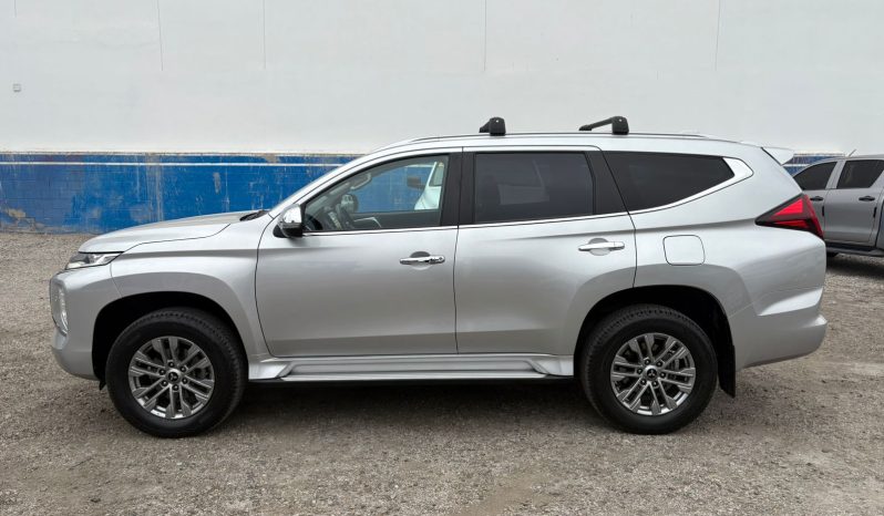 MITSUBISHI MONTERO SE 2022