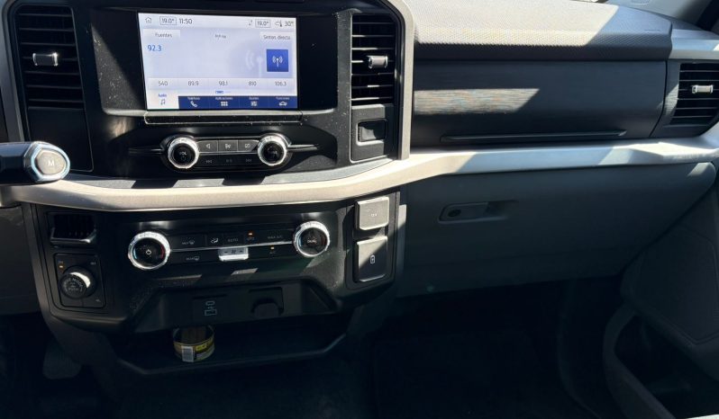 
								FORD LOBO XLT 2023 full									
