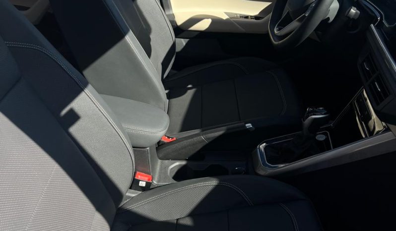 
								VOLKSWAGEN VIRTUS HIGHLINE 2024 full									