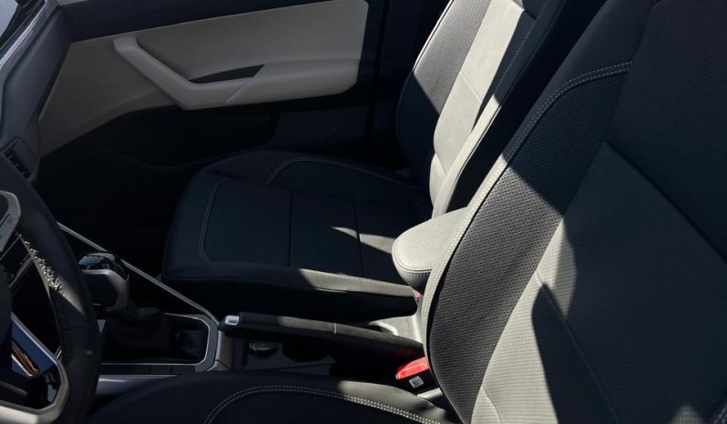 
								VOLKSWAGEN VIRTUS HIGHLINE 2024 full									