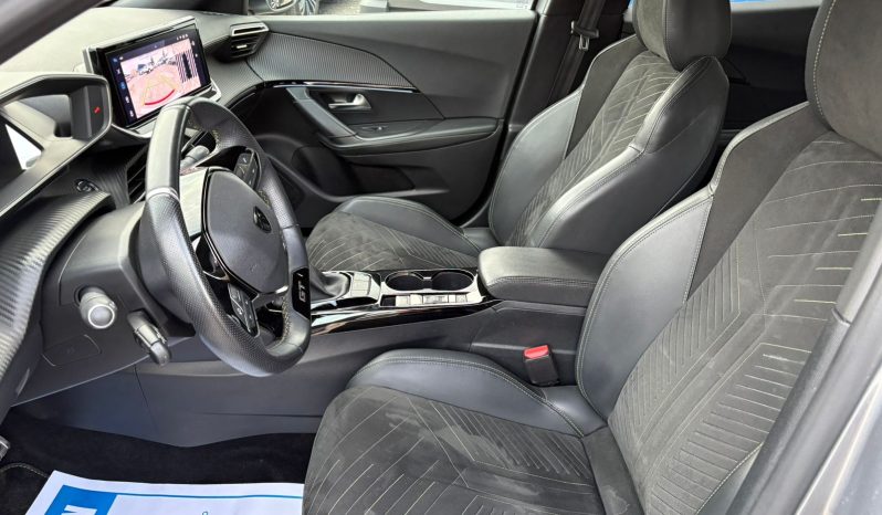 
								PEUGEOT 2008 GT 2024 full									