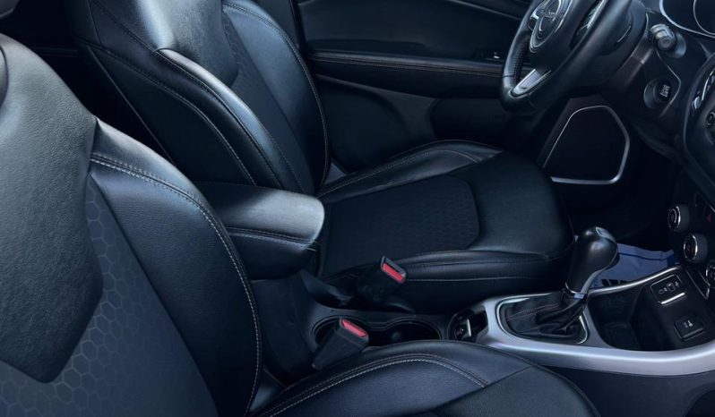 
								JEEP COMPASS LATTITUDE 2019 full									