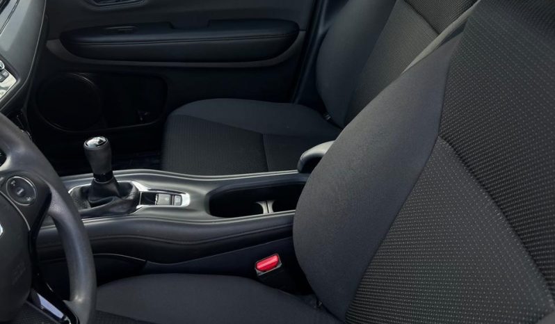 
								HONDA HRV UNIQ MT 2022 full									