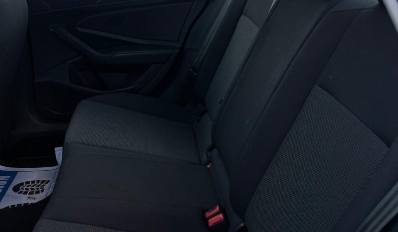 
								VOLKSWAGEN JETTA COMFORTLINE 2019 full									