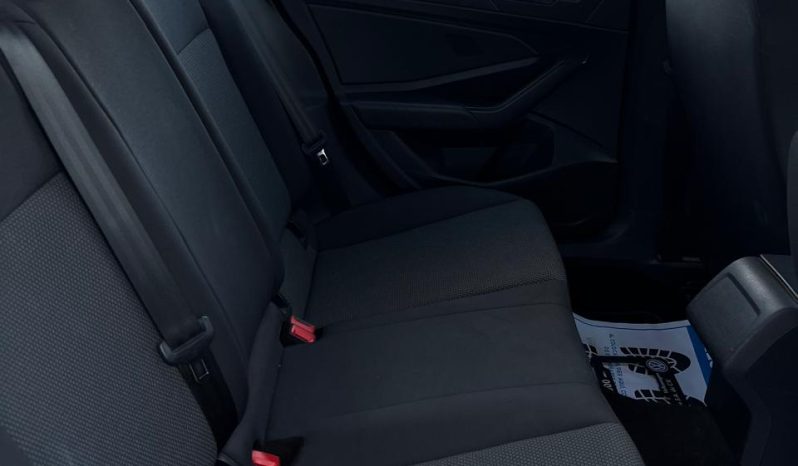 
								VOLKSWAGEN JETTA COMFORTLINE 2019 full									