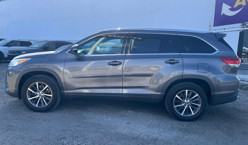 
								TOYOTA HIGHLANDER XLE 2018 full									