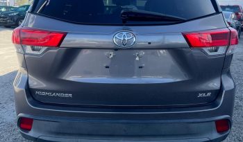 
									TOYOTA HIGHLANDER XLE 2018 full								
