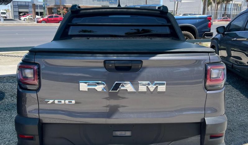
								RAM 700 SLT CREW CAB 2024 full									