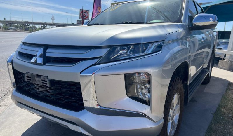 MITSUBISHI L200 GASOLINA 2023