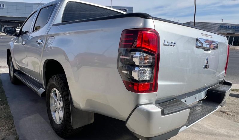 MITSUBISHI L200 GASOLINA 2023