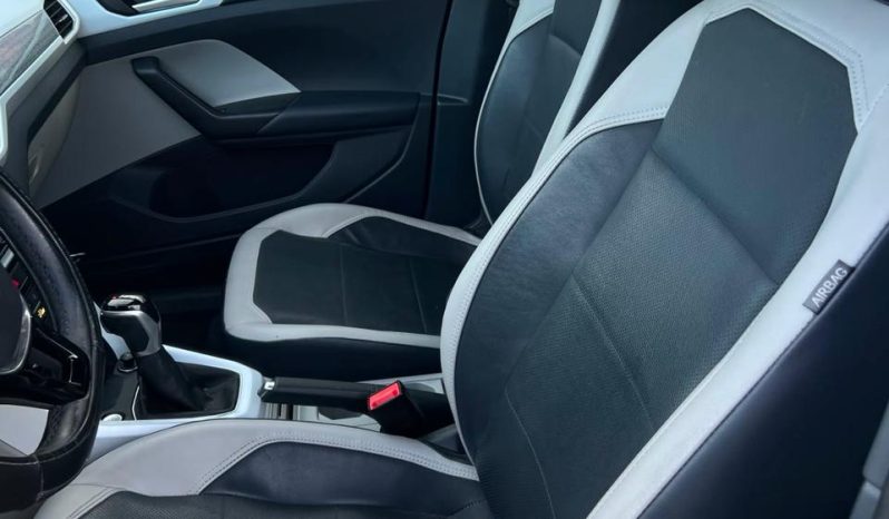 
								VOLKSWAGEN T-CROSS HIGH LINE 2021 full									