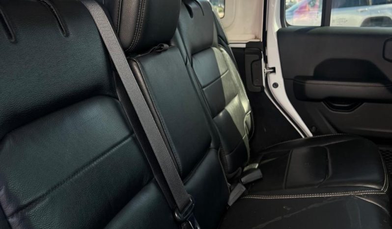 
								JEEP WRANGLER SAHARA full									