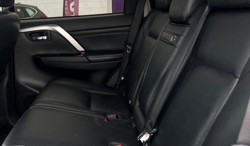 
								MITSUBISHI MONTERO SE 4X4 2022 full									